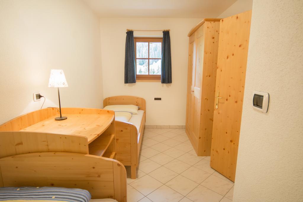 Baerntalerhof Villa Falzes Ruang foto