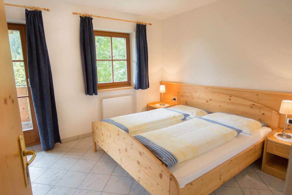 Baerntalerhof Villa Falzes Ruang foto