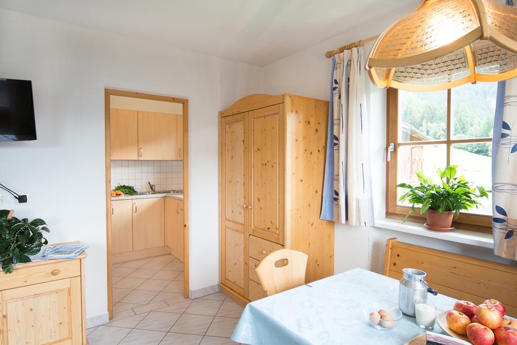 Baerntalerhof Villa Falzes Ruang foto