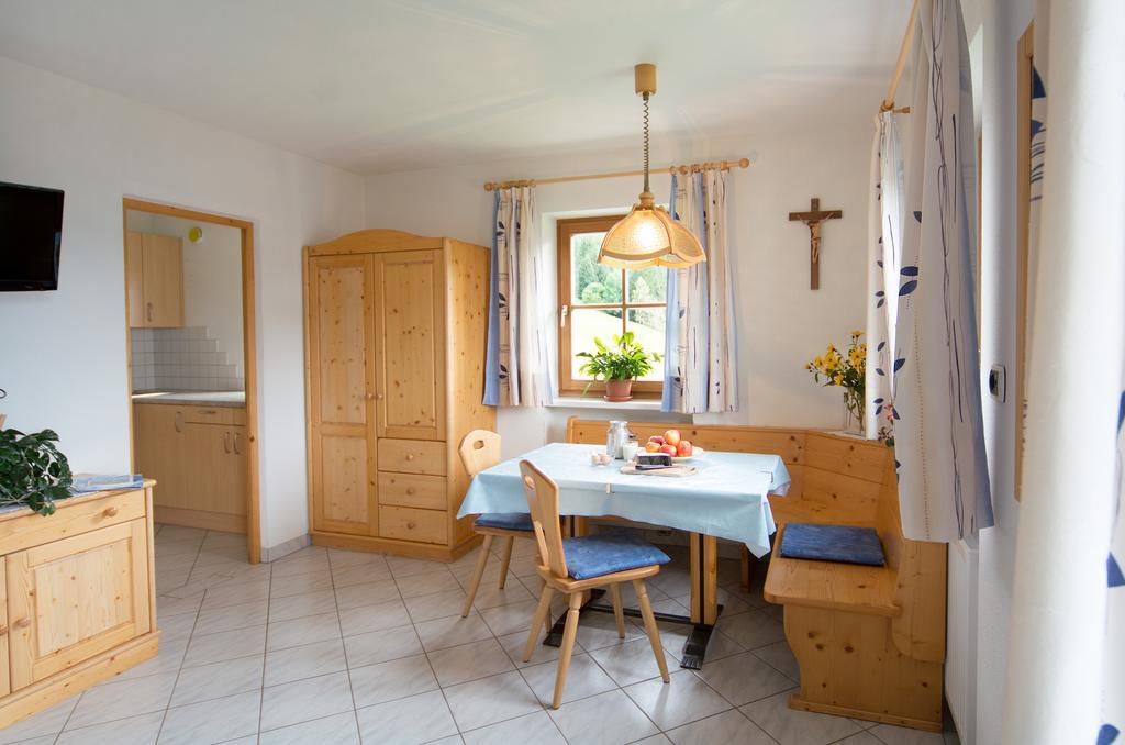 Baerntalerhof Villa Falzes Ruang foto