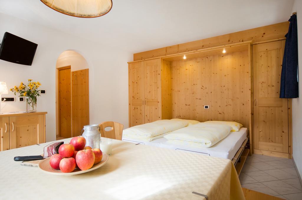 Baerntalerhof Villa Falzes Ruang foto
