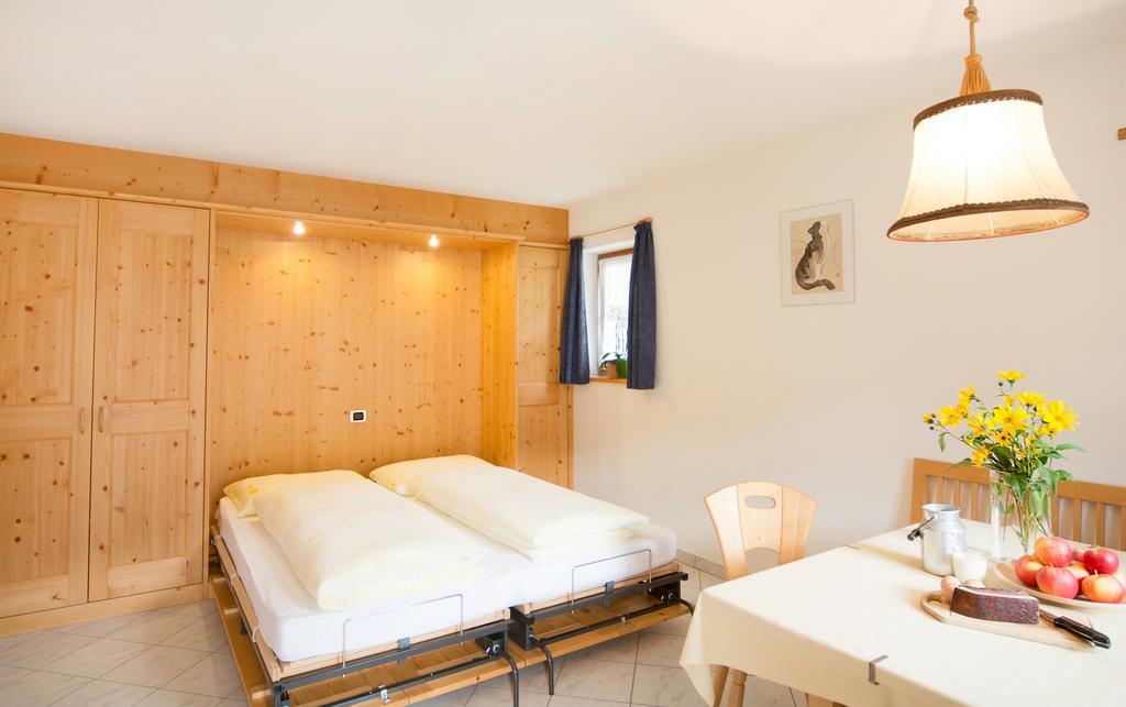Baerntalerhof Villa Falzes Ruang foto